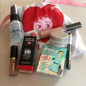 Custom Bundle Earliest it will ship is Tuesday.